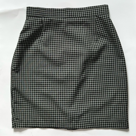 Mini Skirt - Picture 2 of 3